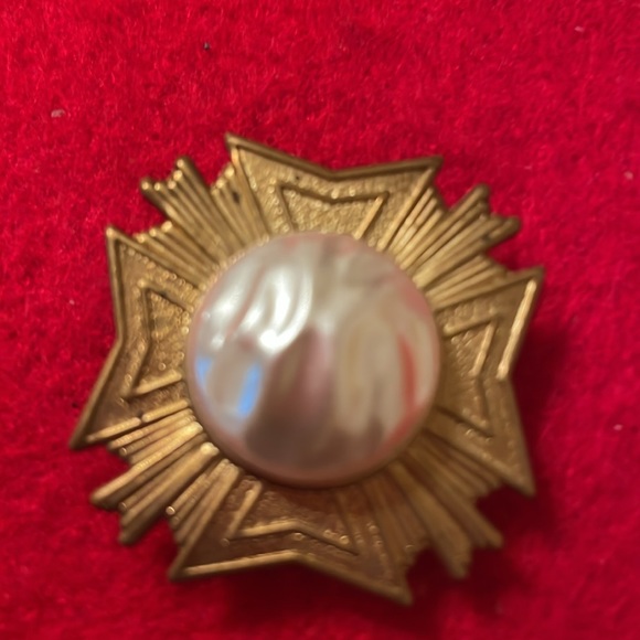 Vintage 6pc.Set of Faux Pearl Buttons w/Snap On Button Clasp & Hexagon Mounting - Picture 3 of 3